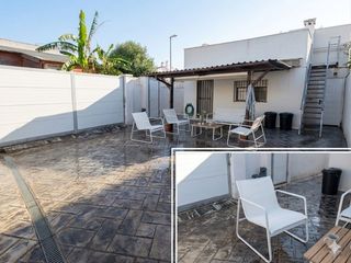 Location Chalet à Carrer moreres 5. Casa independiente reformada junto al mar · playa venecia (gandi