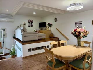 Piso en Mare de deu del pilar 14. Planta baja tipo casa con patio, terraza y entrada independiente