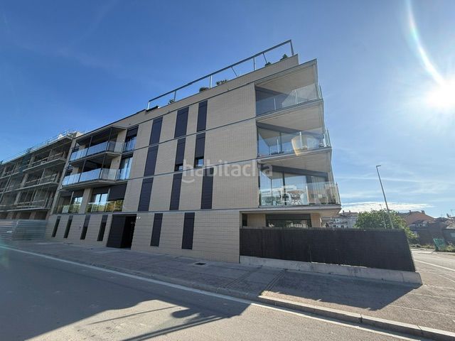 Foto 5e8af9bb-06f9-4980-9f92-aff884c0a4ce. Piso en josep maria sert 10 2º pis nou espectacular - cantoner i amb molta llum natural !! en Vic