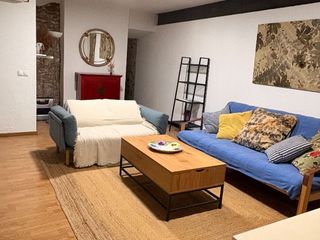 Miete Etagenwohnung in Pedret 86. Piso luminoso y con encanto en barri vell de girona, junto al rí