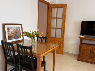Location Appartement à Calle antonio maura 29. Piso estudiantes ciudad jardín a 10 min de renfe