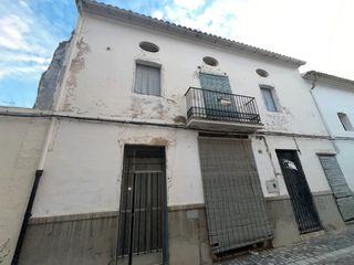 Casa in Calle ramón y cajal 18. Casa de pueblo modernista