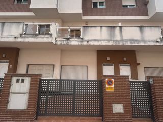 Semi detached house in Llauri  5. Amplio bungalow en favara
