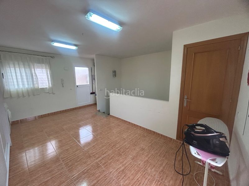 Foto aba7d949-bedb-4d76-bf65-dd9c654691d2. Casa adossada a llauri 5 a Llaurí