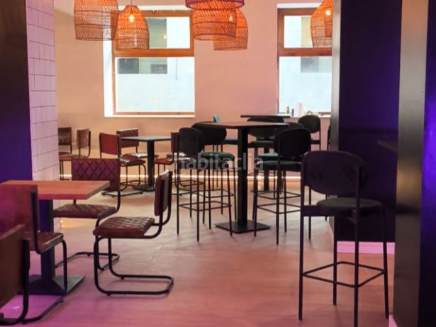 Foto a0c5eef3-a02e-4960-9ee3-b180a32e14df. Traspaso local comercial en calle javier de burgos 22 local licencia bar cocina y música en Cádiz