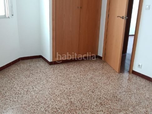Foto 0470b511-9a26-4bc0-aa57-eec2ae893b68. Piso en carrer del cèsar 3 piso céntrico , amplio, cerca playas y todos los servivcios en Salou