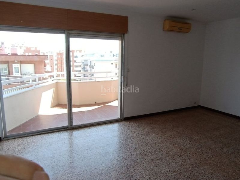 Foto c7a4b4fa-2b24-436e-97d0-16d059bf5995. Piso en carrer del cèsar 3 piso céntrico , amplio, cerca playas y todos los servivcios en Salou