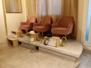 Transfer Business premise in Doctor murillo 8. Spa de peluqueria y centro de manicura