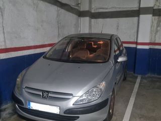 Location Parking voiture à Carrer d'esteve albert 63. Parking en alquiler en mataró parc central de 11m2 y puerta auto
