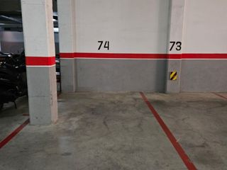 Rent Car parking in Xalet del bau 4. Alquilo plaza con buen aceso.