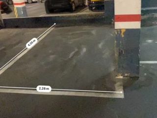 Aparcament cotxe a Rambla del carmel 22. Plaza de parking para coche compacto o pequeño+moto scooter