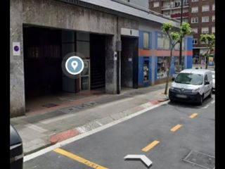 Lloguer Aparcament cotxe a Navarro villoslada kalea 8. Alquilo parcela garaje edificio azul