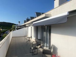 Lloguer Àtic a Carrer de sagunt 2. Ático en alquiler con espectacular terraza y máxima luminosidad