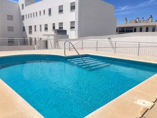 Àtic a Calle de paco león 1. Ático con terraza privada de 18 m², piscina y trastero en planta