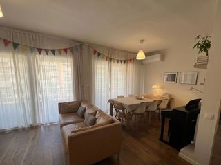 Apartamento en Rbla de badal 63. Espectacular piso reformado con balcón - la bordeta,  sants / pa