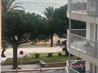 Pis a Carrer de figueres 1. Vista a mar, tu hogar bien merecido