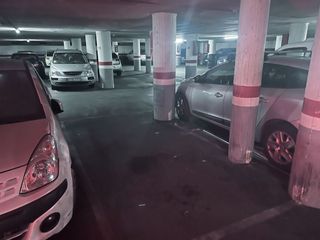 Autoparkplatz in Carrer de rafael campalans 166. Parking coche mediano