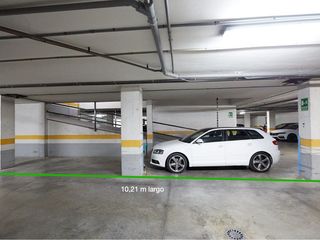 Aparcament cotxe a Doctor galiacho 2. Doble plaza de garje en venta