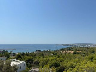 Chalet in Carrer sant eduard 2. Villa un costa d'en blanes