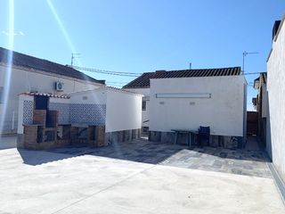 Casa en Joan d'austria 2. Chalet independiente