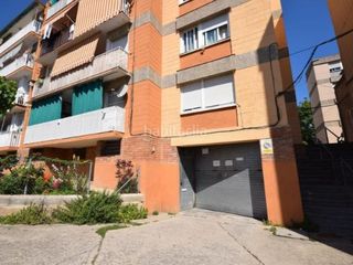 Aparcament cotxe a Passatge dels pollancres 6. Parking zona els xops