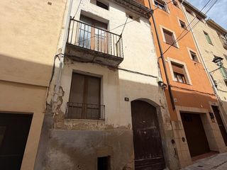 Semi detached house in D’hermenegild pallejà  11. Casa por reformar con potencial y bién situada