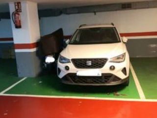 Aparcament cotxe a Navas de tolosa 354. Plaça per cotxe i moto