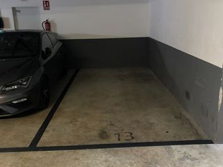 Affitto Posto auto in Francesc macià 4. Se alquila plaza para coche grande.