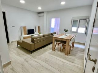 Miete Etagenwohnung in Avenida del marquesat 48. Alquiler de larga estancia – piso recién reformado en el centro