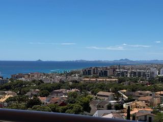 Apartamento en C/ concha espina 2. Dehesa de campoamor como nuevo