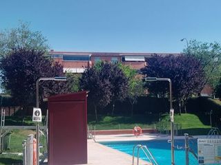 Appartement à Paseo de chopera  294. **vivienda con piscina y plaza de garaje **