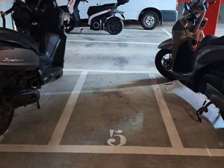 Lloguer Aparcament de moto a Carrer de virgili 4. Plaça d'aparcament per a moto