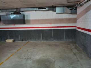Lloguer Aparcament cotxe a Llaceres 15-17. Plaza de parking ideal para coche grande y moto