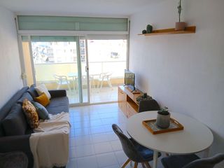 Apartament a Carrer d'amadeu vives 14. Apartamento en venta en la pineda – gran terraza, piscina y port