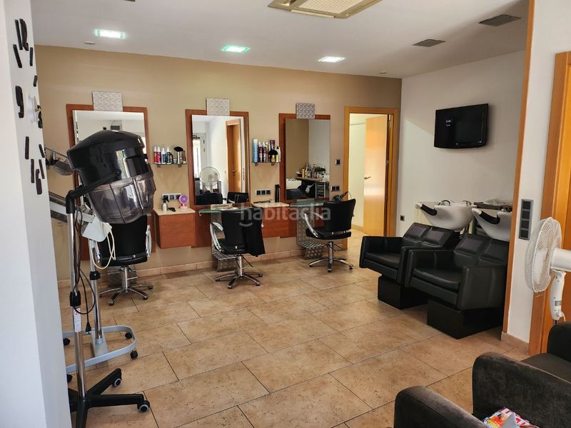 Foto eb6433d5-ddb3-4771-b741-054a58f3502b. Traspaso local comercial en passeig pere iii baixos traspaso por enfermedad en Manresa