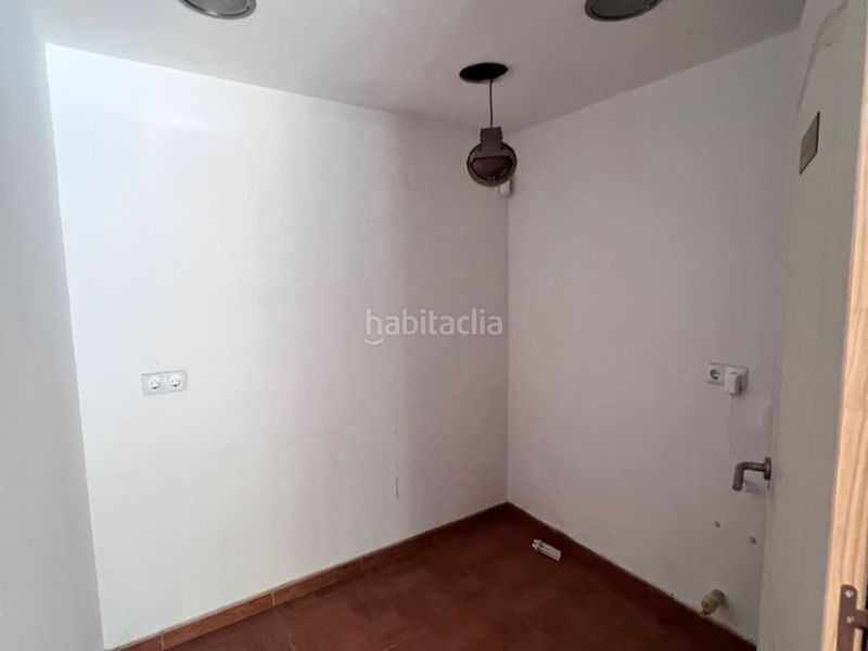 Foto 4d00ef87-a318-4737-9161-f896814de5d9. Industrial building in canonge doctor auguet 75 in Viladecans