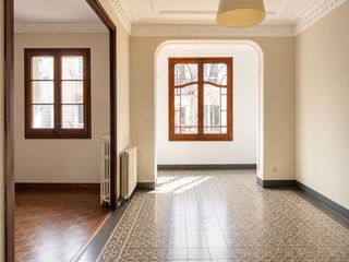 Piso en Passatge marimon 7. Piso de 123 m² para reformar con gran potencial en passatge mari