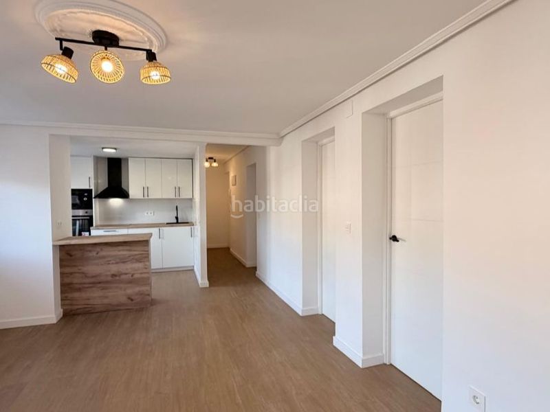 Foto e3ca1fc5-c786-4413-b05a-ba07c076c9cd. Flat in calle de la amistad 20a in Versalles Avilés