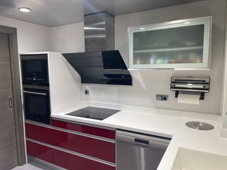 Pis a Avinguda de barcelona 98. Exclusiva vivienda reformada con acabados premium, garaje y asce