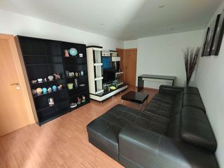 Miete Etagenwohnung in Dalmau 19. Piso reformado 5hab fondo