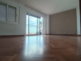 Affitto Appartamento in Avda marti pujol 301. Pis exterior lluminós, 3 hab. | centre badalona