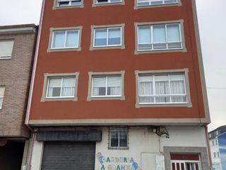 Appartamento in Rúa do camposanto 25. Amplio piso de 139 m² en ordes - 4 dormitorios, mucha luz y exce