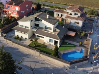 Chalet à Princep olerdola 1. Una casa para vivir, disfrutar y compartir durante todo el año.