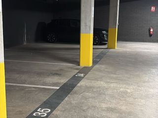 Lloguer Aparcament cotxe a Av. barcelona 112. Plaza de parking amplia y de fácil acceso, ideal para coche gran