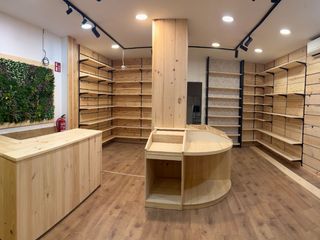Lloguer Local Comercial a Carrer d'irlanda 51. Increible local a estrenar!!