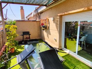Alquiler Ático en Carrer de l'aprestadora 114. Precioso y luminoso apartamento junto a metro provençana (l9) y