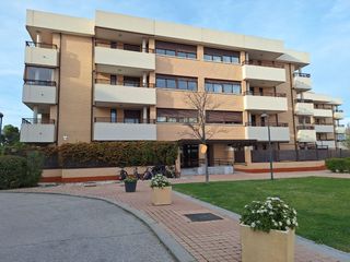 Pis a Carretera de humera  96. Magnífico bajo exterior de 2 habitaciones con 100 m de terraza