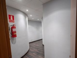Appartement à Carrer del vendrell 2. Reformado uso mixto
