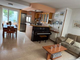 Haus in De les roques 9. Excelente oportunidad en casco antiguo muy cerca del centro