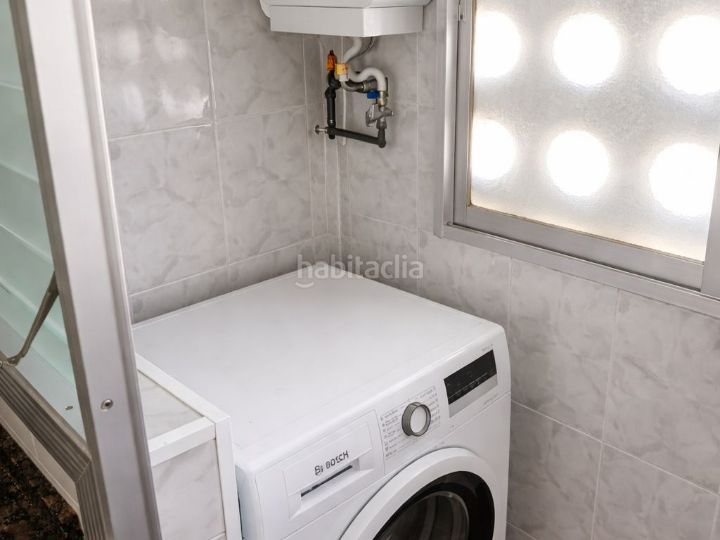 Foto 39e79c86-4b2d-4416-ba82-33925c80bba6. Piso en c/sant mateu 14 piso exterior, luminoso para entrar a vivir. en Badalona